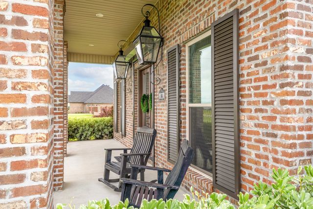 165 Goldsby Drive, Schriever, LA 70395