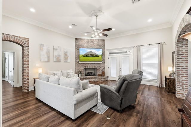 165 Goldsby Drive, Schriever, LA 70395