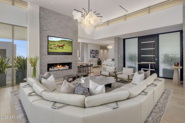 9830 E THOMPSON PEAK Parkway 912, Scottsdale, AZ 85255