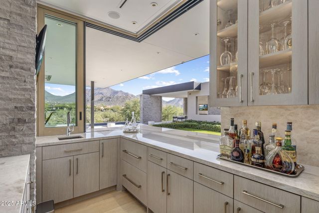 9830 E THOMPSON PEAK Parkway 912, Scottsdale, AZ 85255