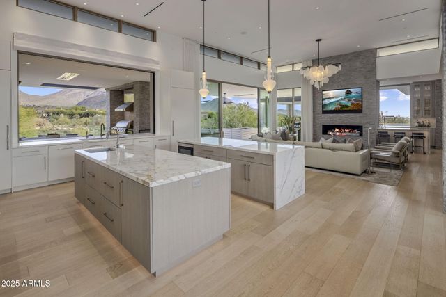 9830 E THOMPSON PEAK Parkway 912, Scottsdale, AZ 85255