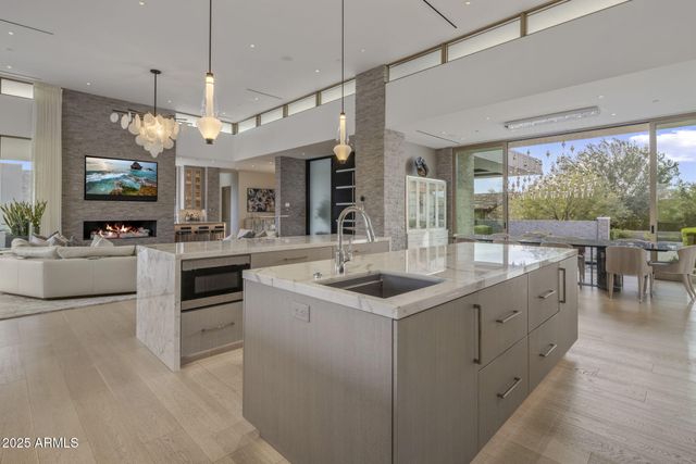 9830 E THOMPSON PEAK Parkway 912, Scottsdale, AZ 85255