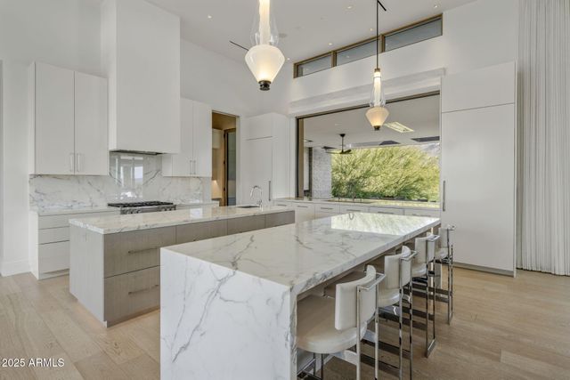 9830 E THOMPSON PEAK Parkway 912, Scottsdale, AZ 85255