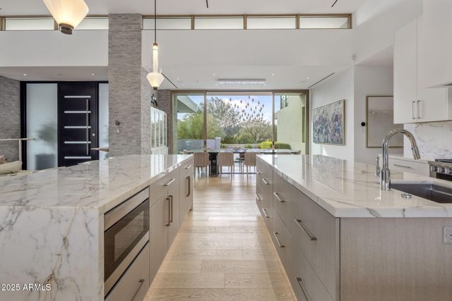 9830 E THOMPSON PEAK Parkway 912, Scottsdale, AZ 85255