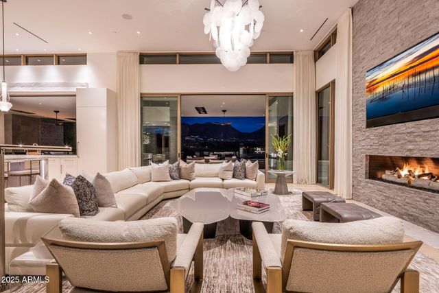 9830 E THOMPSON PEAK Parkway 912, Scottsdale, AZ 85255