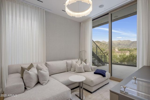 9830 E THOMPSON PEAK Parkway 912, Scottsdale, AZ 85255