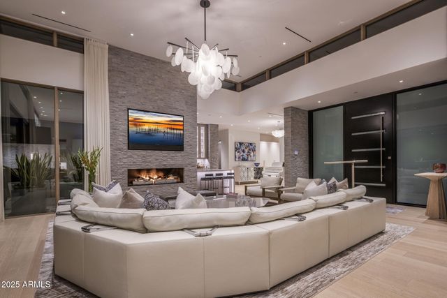 9830 E THOMPSON PEAK Parkway 912, Scottsdale, AZ 85255