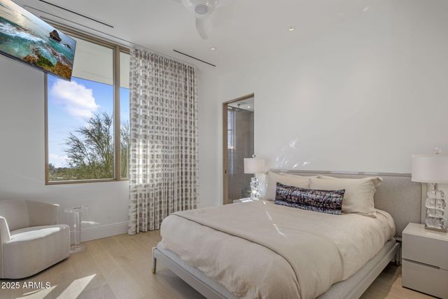 9830 E THOMPSON PEAK Parkway 912, Scottsdale, AZ 85255