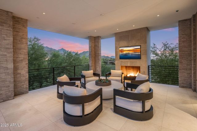 9830 E THOMPSON PEAK Parkway 912, Scottsdale, AZ 85255