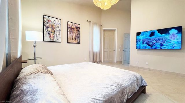 801 99th AVE N, Naples, FL 34108