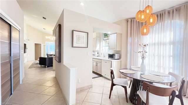 801 99th AVE N, Naples, FL 34108