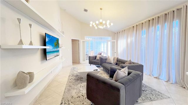 801 99th AVE N, Naples, FL 34108