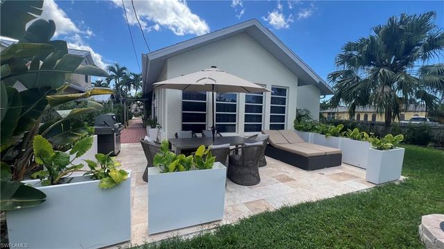 801 99th AVE N, Naples, FL 34108