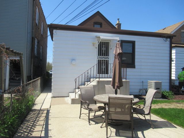 6023 S KARLOV Avenue, Chicago, IL 60629