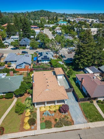 221 Sutter St, Auburn, CA 95603