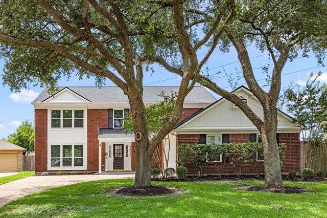 7826 Clover Knoll Court, Houston, TX 77095