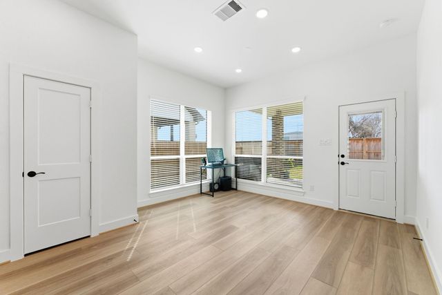 2318 Forest Flower, Tomball, TX 77375