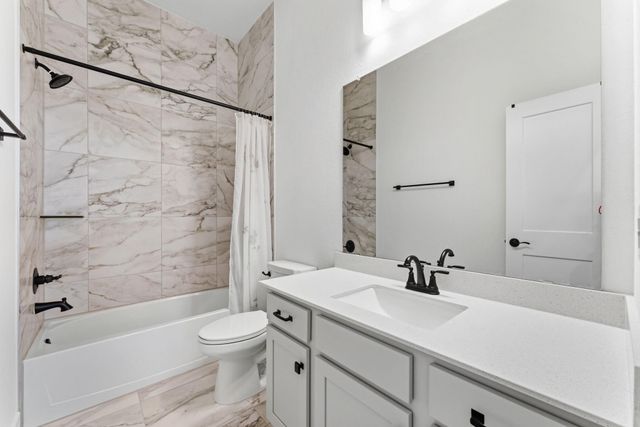 2318 Forest Flower, Tomball, TX 77375