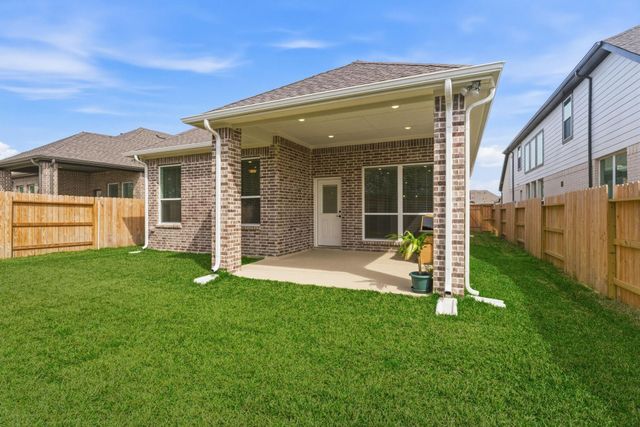 2318 Forest Flower, Tomball, TX 77375