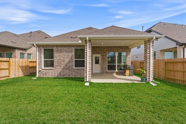 2318 Forest Flower, Tomball, TX 77375