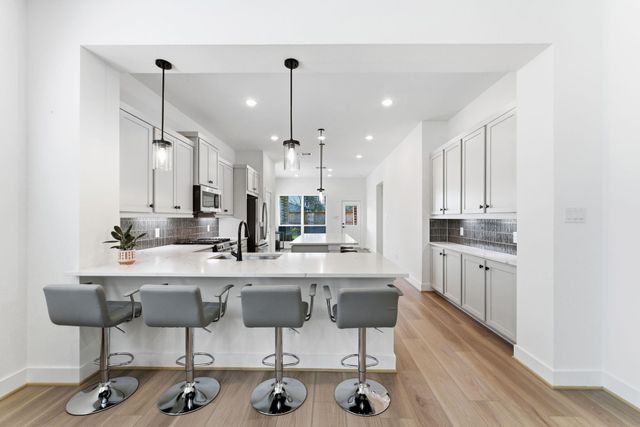 2318 Forest Flower, Tomball, TX 77375