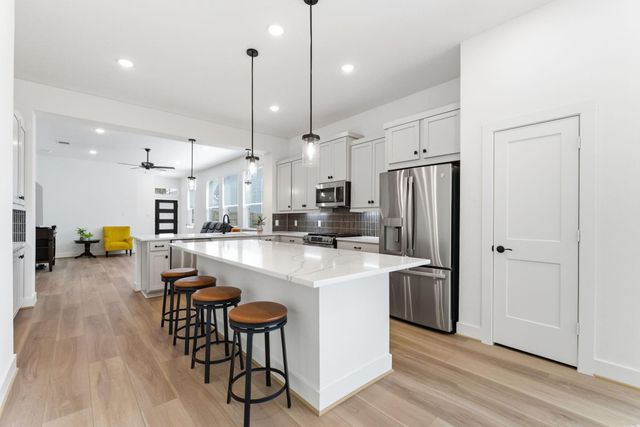 2318 Forest Flower, Tomball, TX 77375