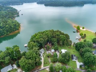 227 E Clearwater Shores Road, Fair Play, SC 29643