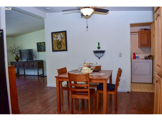 1055 N 5TH St 74, Jacksonville, OR 97530