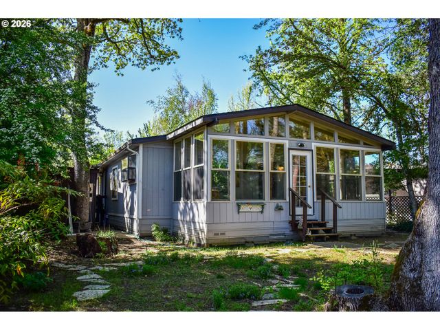 1055 N 5TH St 74, Jacksonville, OR 97530