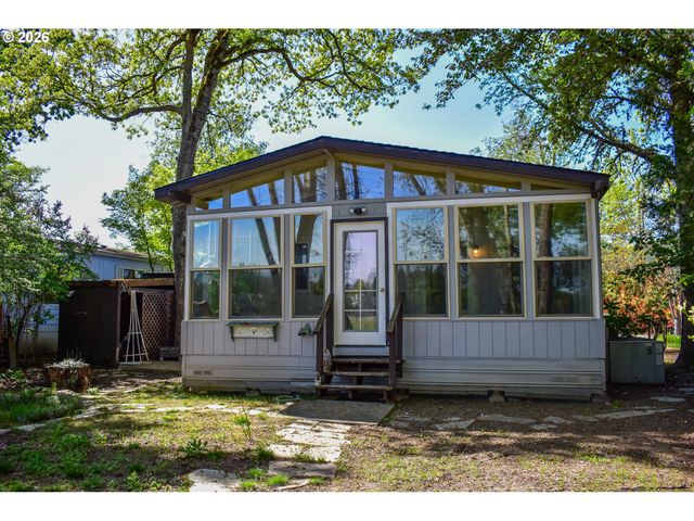 1055 N 5TH St 74, Jacksonville, OR 97530