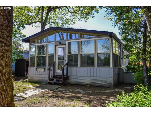 1055 N 5TH St 74, Jacksonville, OR 97530