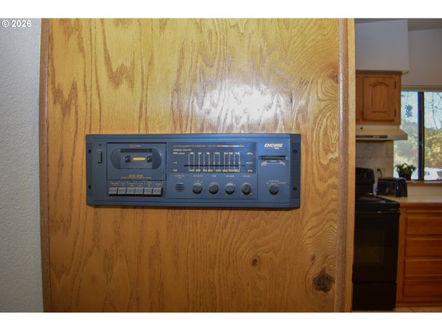 1055 N 5TH St 74, Jacksonville, OR 97530