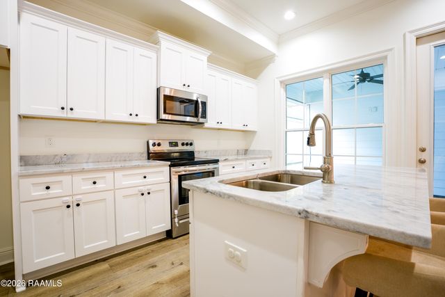 221 Alpine Drive, Lafayette, LA 70506