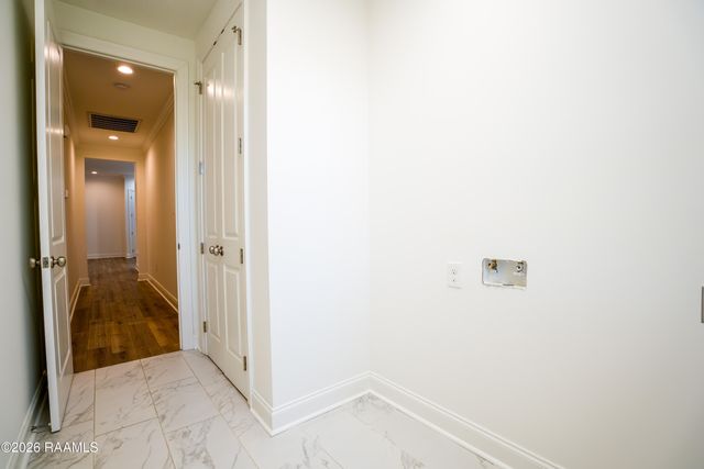 221 Alpine Drive, Lafayette, LA 70506