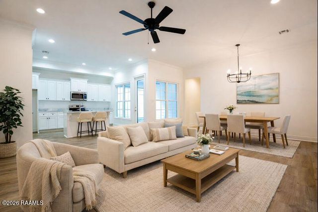 221 Alpine Drive, Lafayette, LA 70506