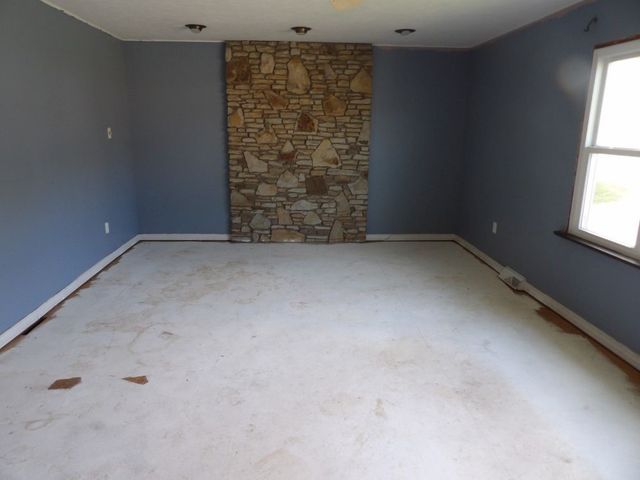 230 N Vine St, New Castle, PA 16101