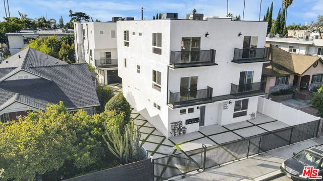 5436 Romaine Street, Los Angeles, CA 90038