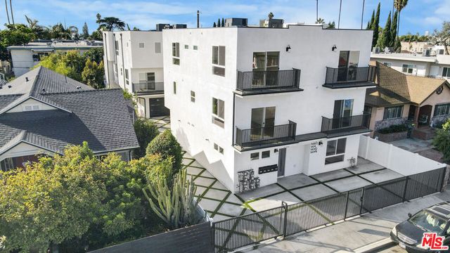 5436 Romaine Street, Los Angeles, CA 90038