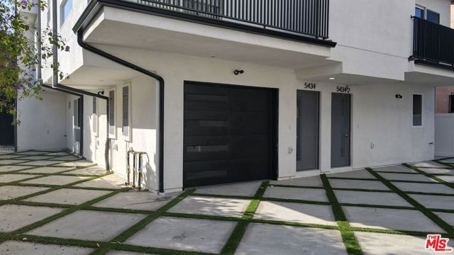 5436 Romaine Street, Los Angeles, CA 90038