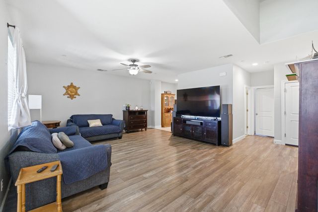 1695 Fantail Street, Tulare, CA 93274