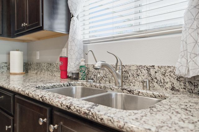 1695 Fantail Street, Tulare, CA 93274