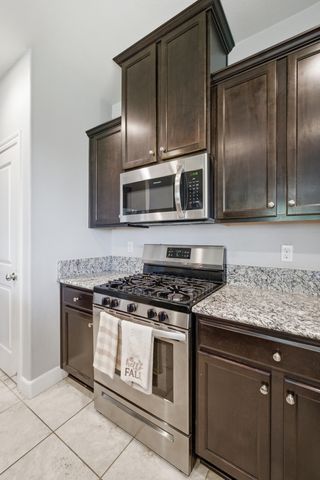 1695 Fantail Street, Tulare, CA 93274