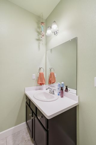 1695 Fantail Street, Tulare, CA 93274