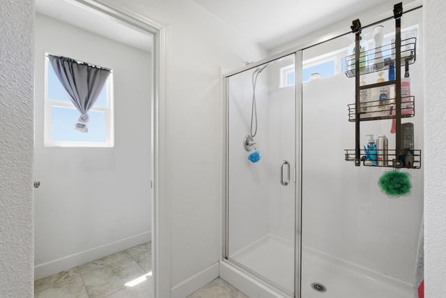 1695 Fantail Street, Tulare, CA 93274