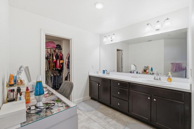 1695 Fantail Street, Tulare, CA 93274