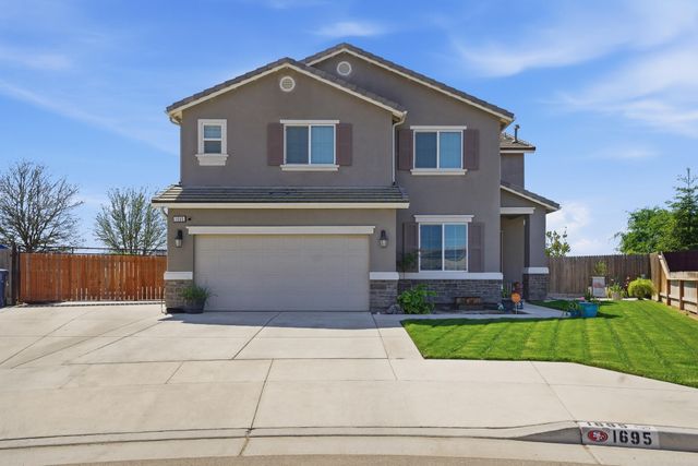 1695 Fantail Street, Tulare, CA 93274