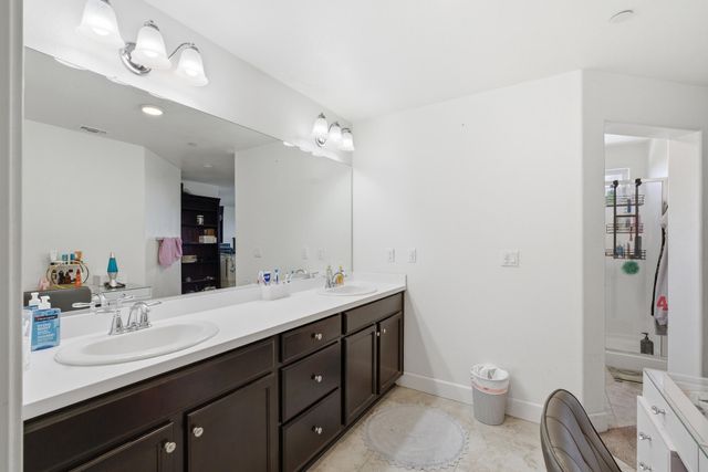 1695 Fantail Street, Tulare, CA 93274