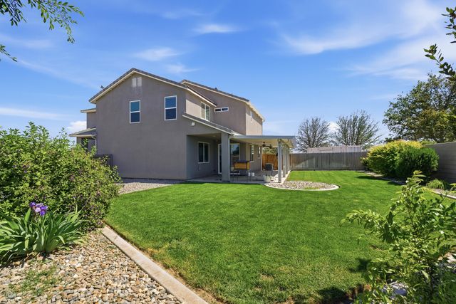 1695 Fantail Street, Tulare, CA 93274