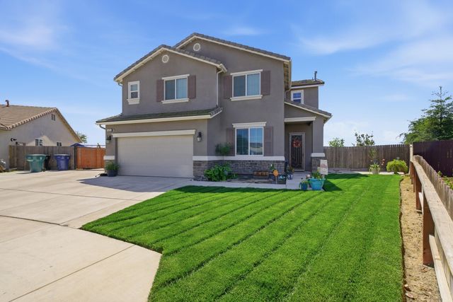 1695 Fantail Street, Tulare, CA 93274