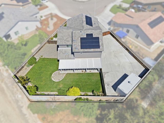 1695 Fantail Street, Tulare, CA 93274